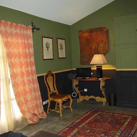 サルス・ル・シャトー Casa Montes Bed & Breakfast エクステリア 写真