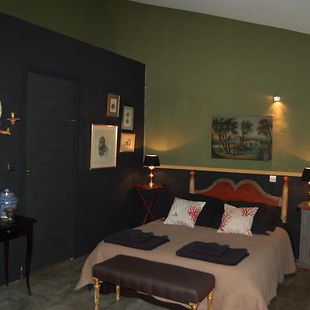 サルス・ル・シャトー Casa Montes Bed & Breakfast エクステリア 写真
