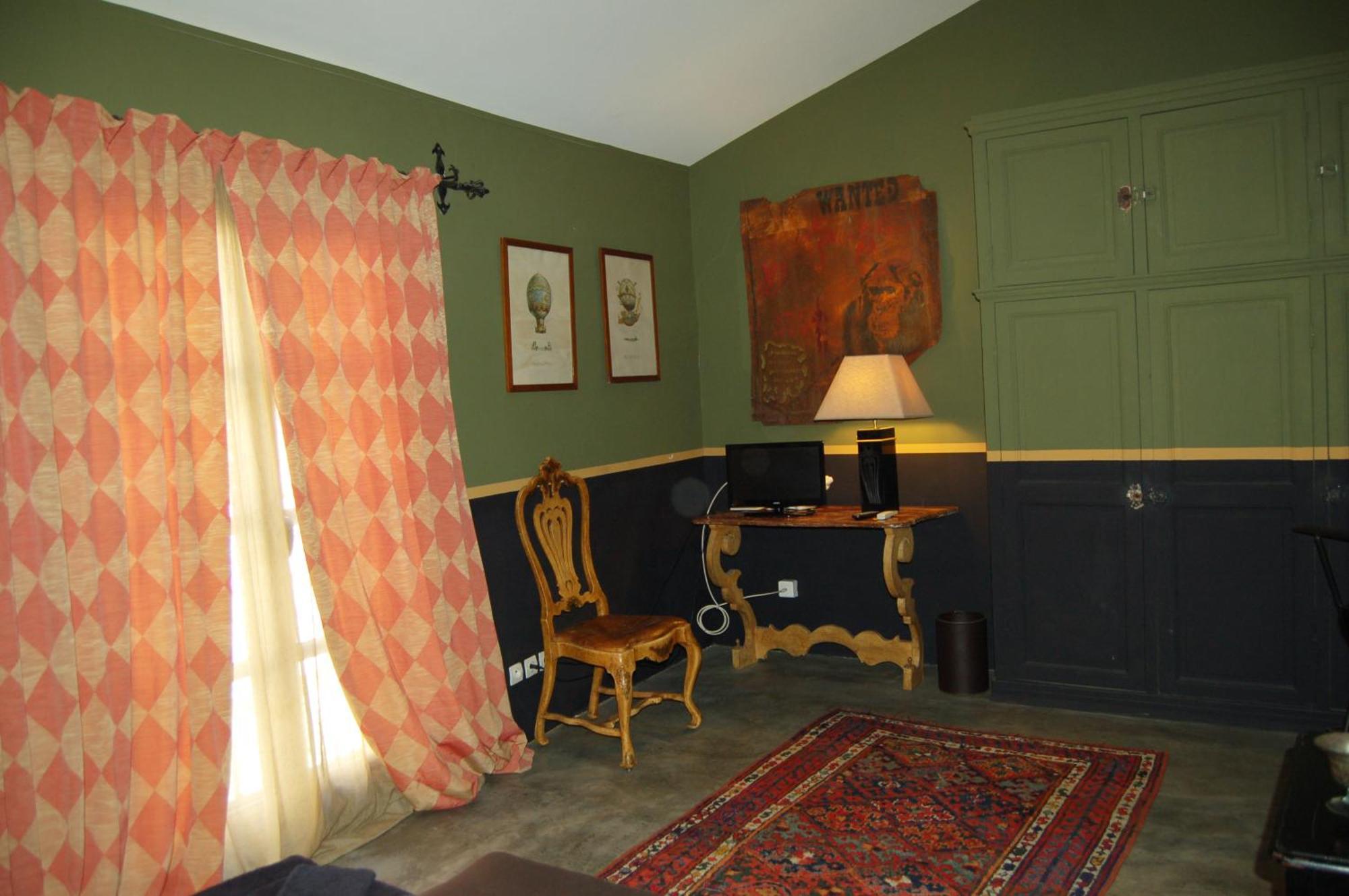 サルス・ル・シャトー Casa Montes Bed & Breakfast エクステリア 写真