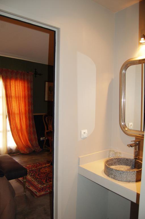 サルス・ル・シャトー Casa Montes Bed & Breakfast エクステリア 写真