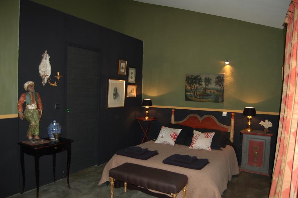 サルス・ル・シャトー Casa Montes Bed & Breakfast エクステリア 写真