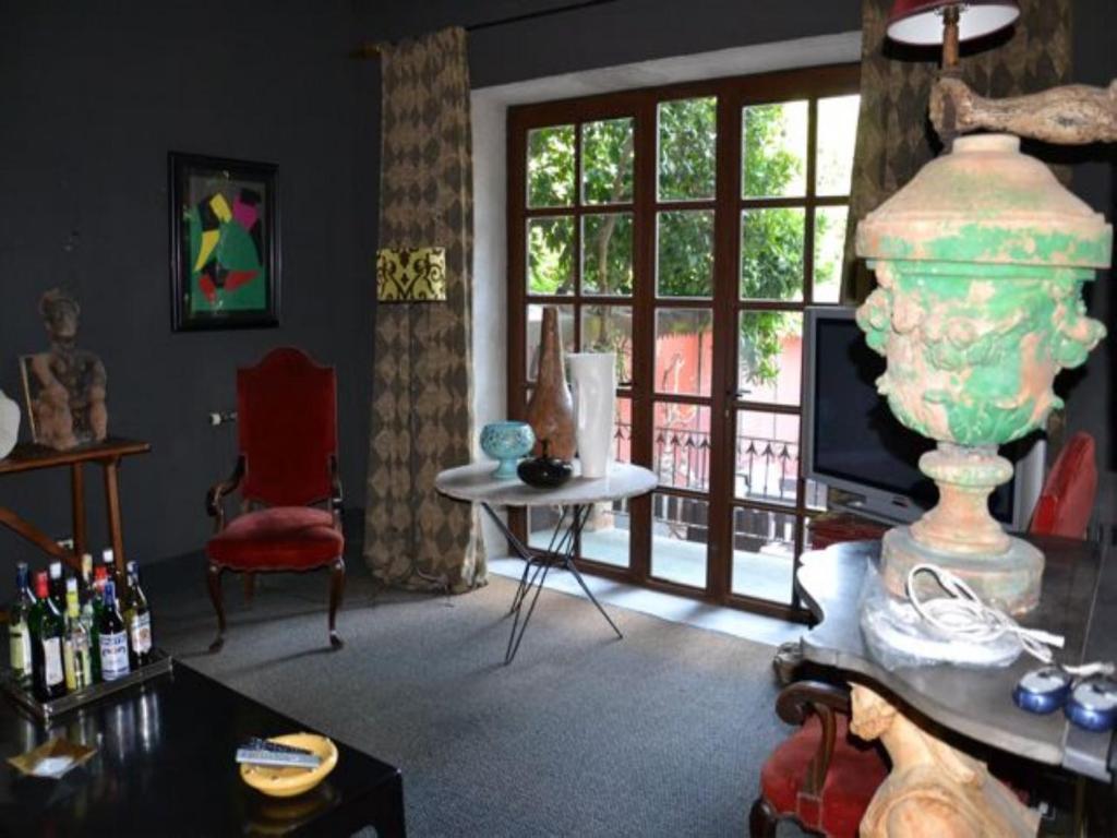 サルス・ル・シャトー Casa Montes Bed & Breakfast エクステリア 写真