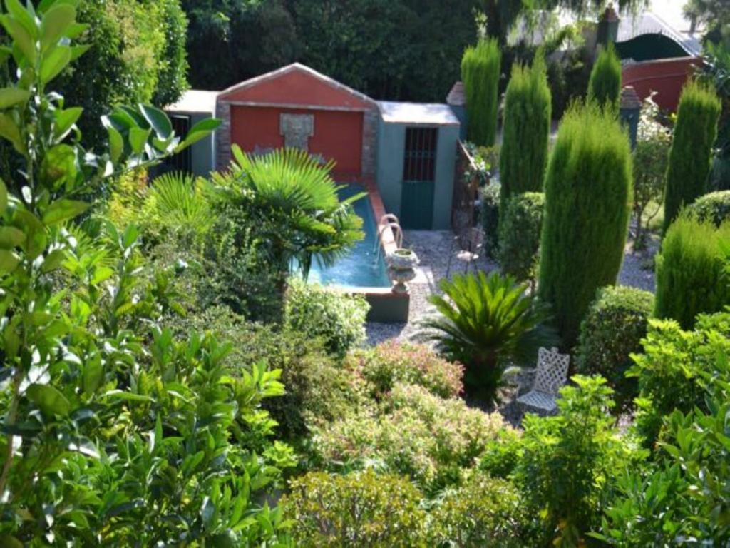 サルス・ル・シャトー Casa Montes Bed & Breakfast エクステリア 写真