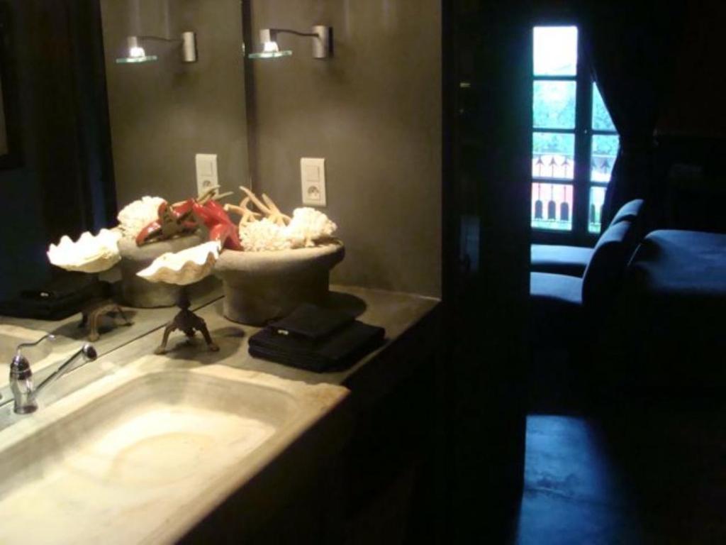 サルス・ル・シャトー Casa Montes Bed & Breakfast 部屋 写真