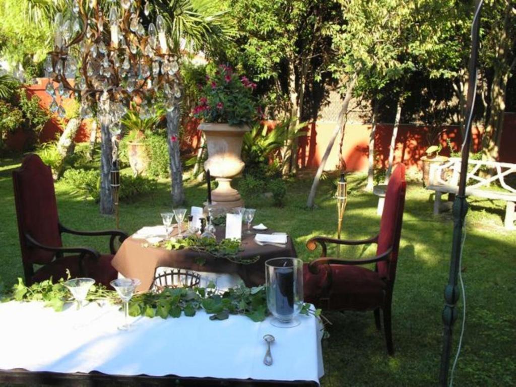 サルス・ル・シャトー Casa Montes Bed & Breakfast エクステリア 写真