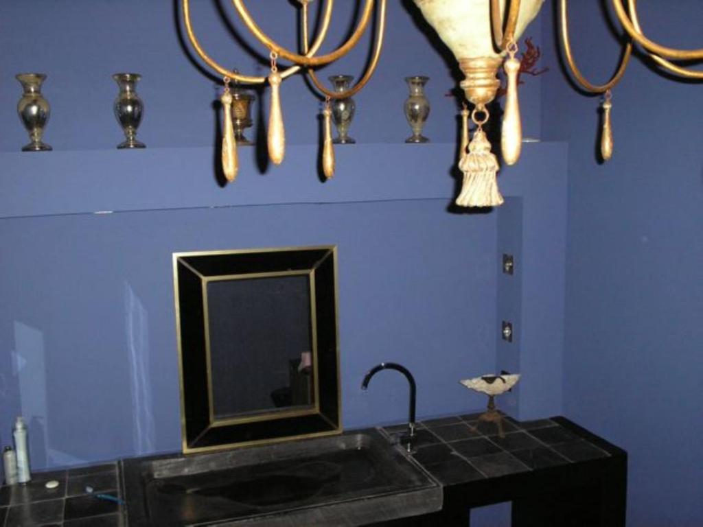 サルス・ル・シャトー Casa Montes Bed & Breakfast エクステリア 写真